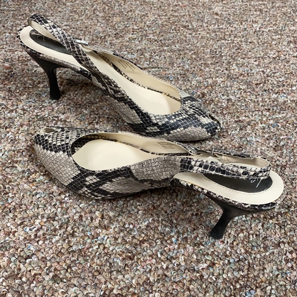 Nickels Snakeskin Print Heels size 10 3.5” heels - Picture 8 of 11